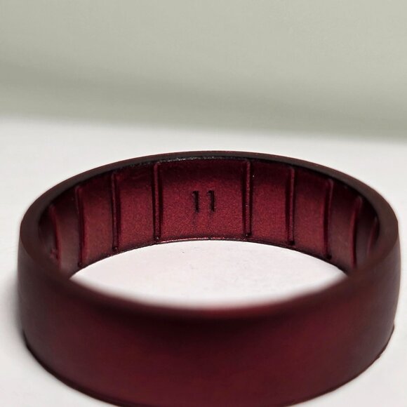 Enso Rings Classic Silicone Ring - Garnet - Picture 6 of 7